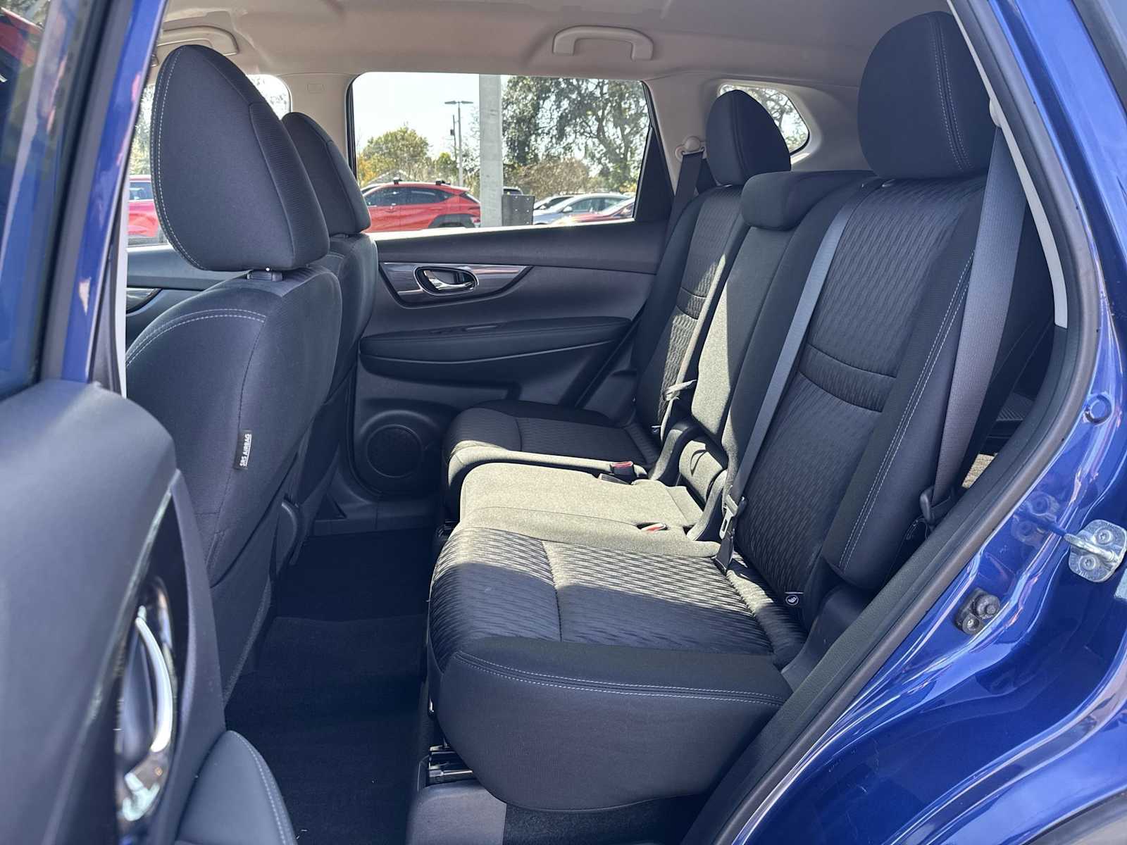 Thumbnail: 2018 Nissan Rogue - 17