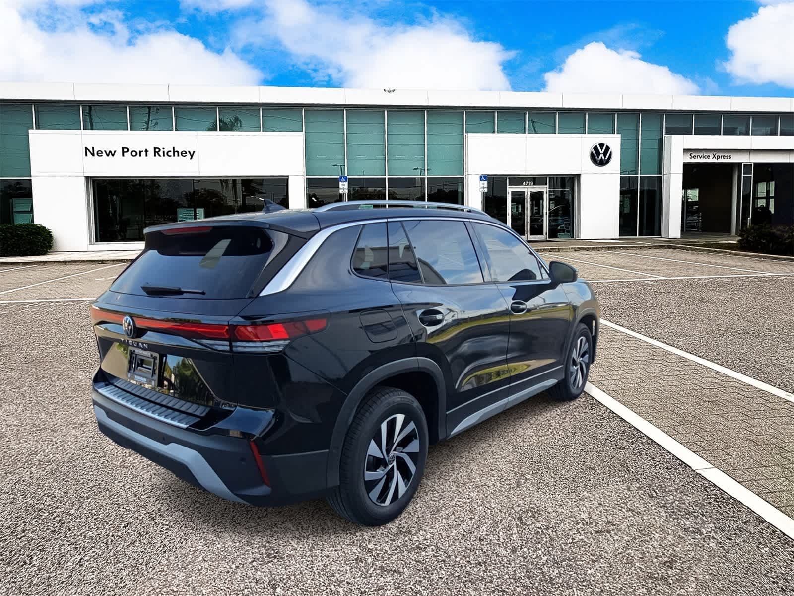 Thumbnail: 2025 Volkswagen Tiguan - 8