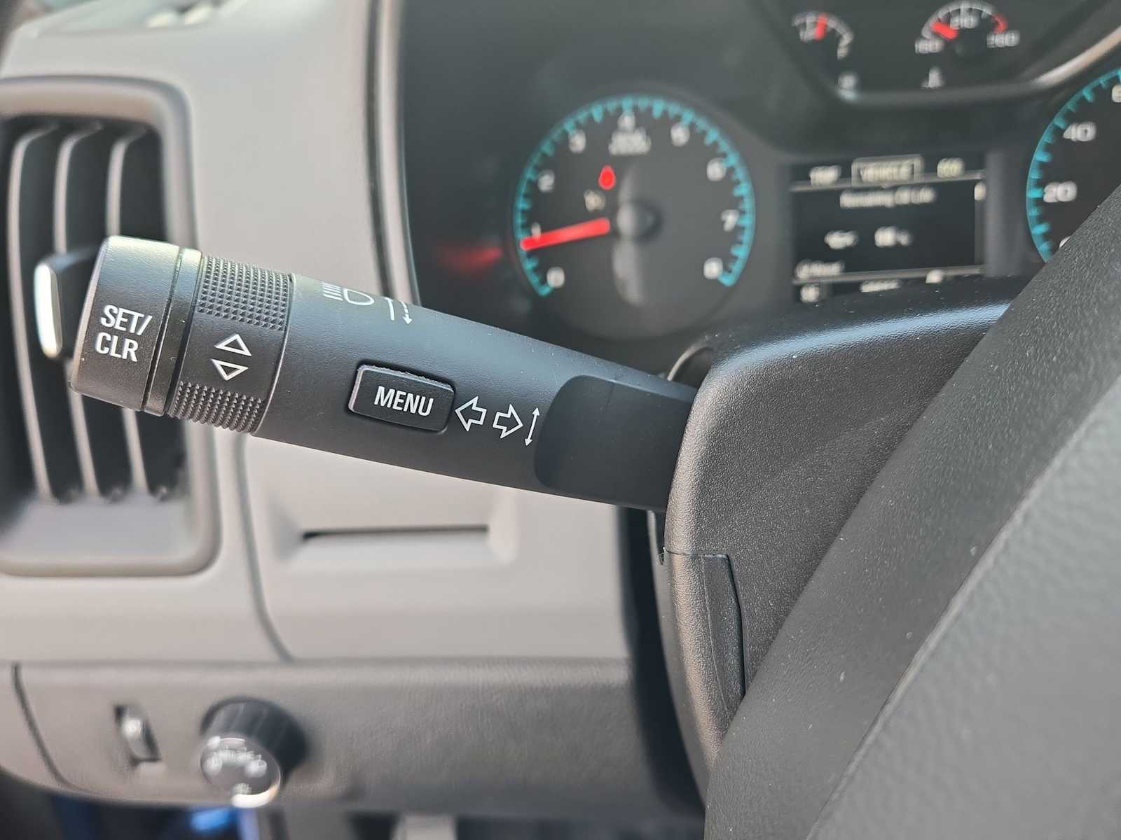 Thumbnail: 2022 Chevrolet Colorado - 25