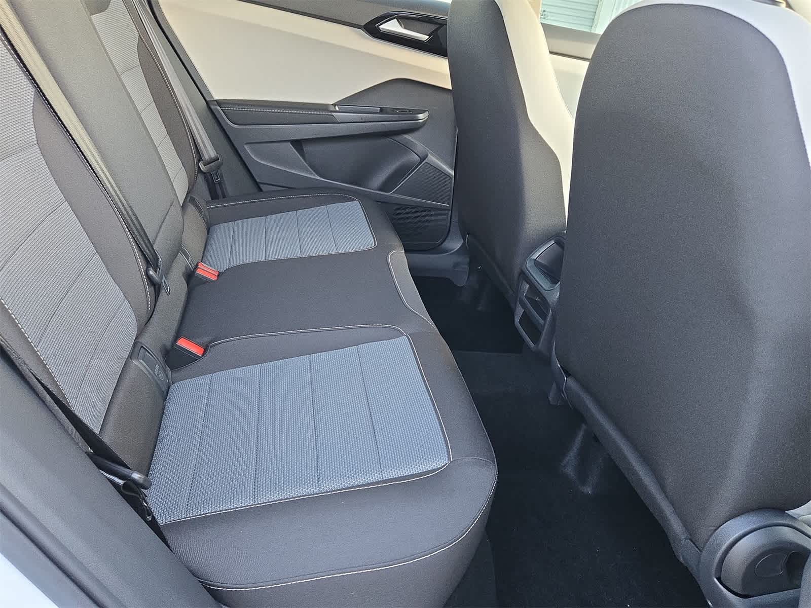 Thumbnail: 2025 Volkswagen Taos - 19