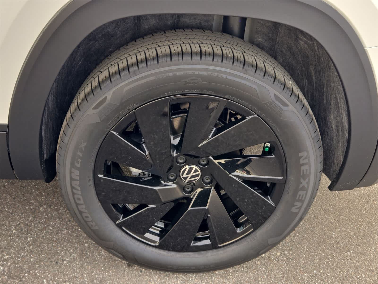 Thumbnail: 2026 Volkswagen Atlas - 14