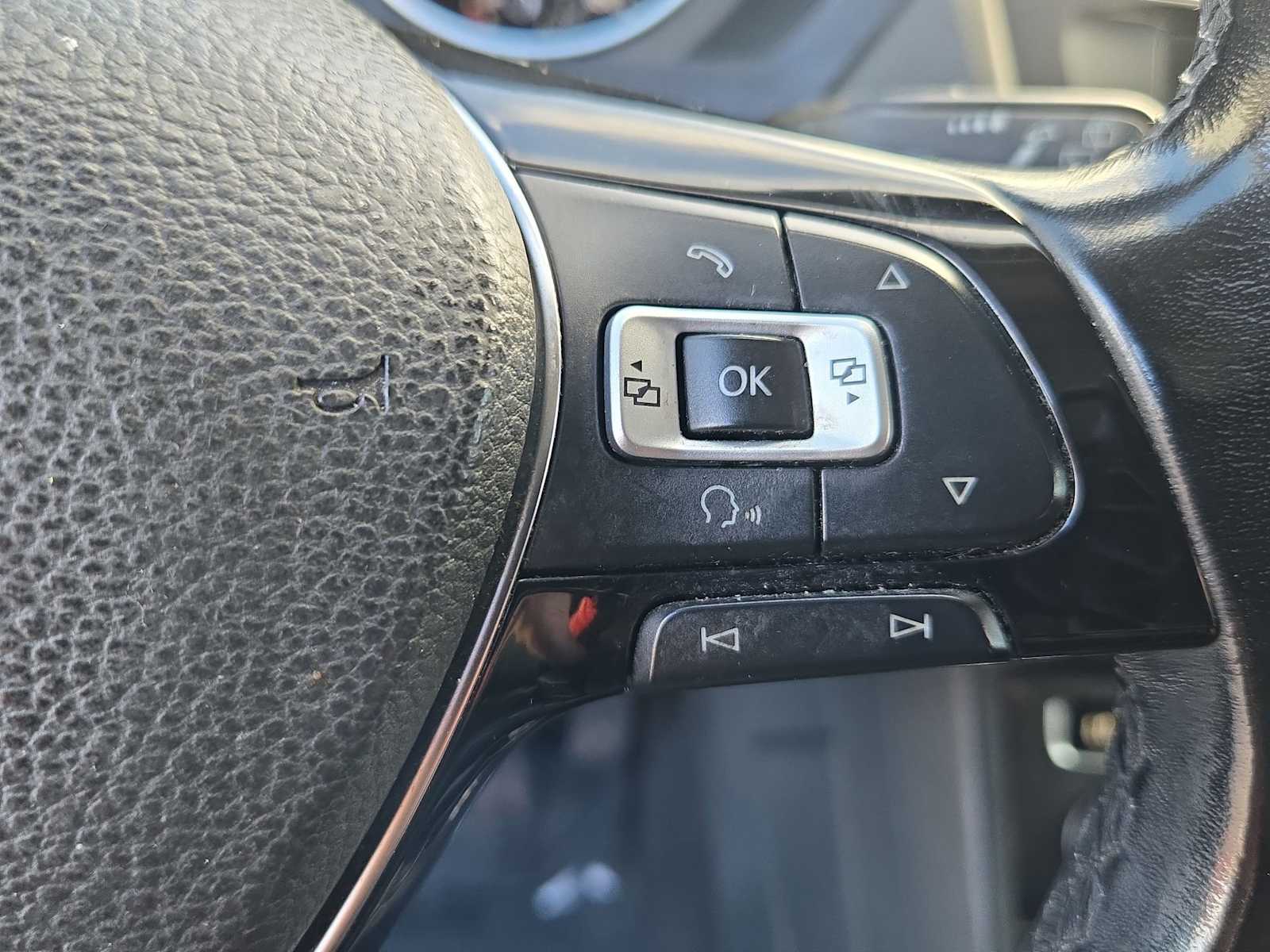 Thumbnail: 2018 Volkswagen Tiguan - 23