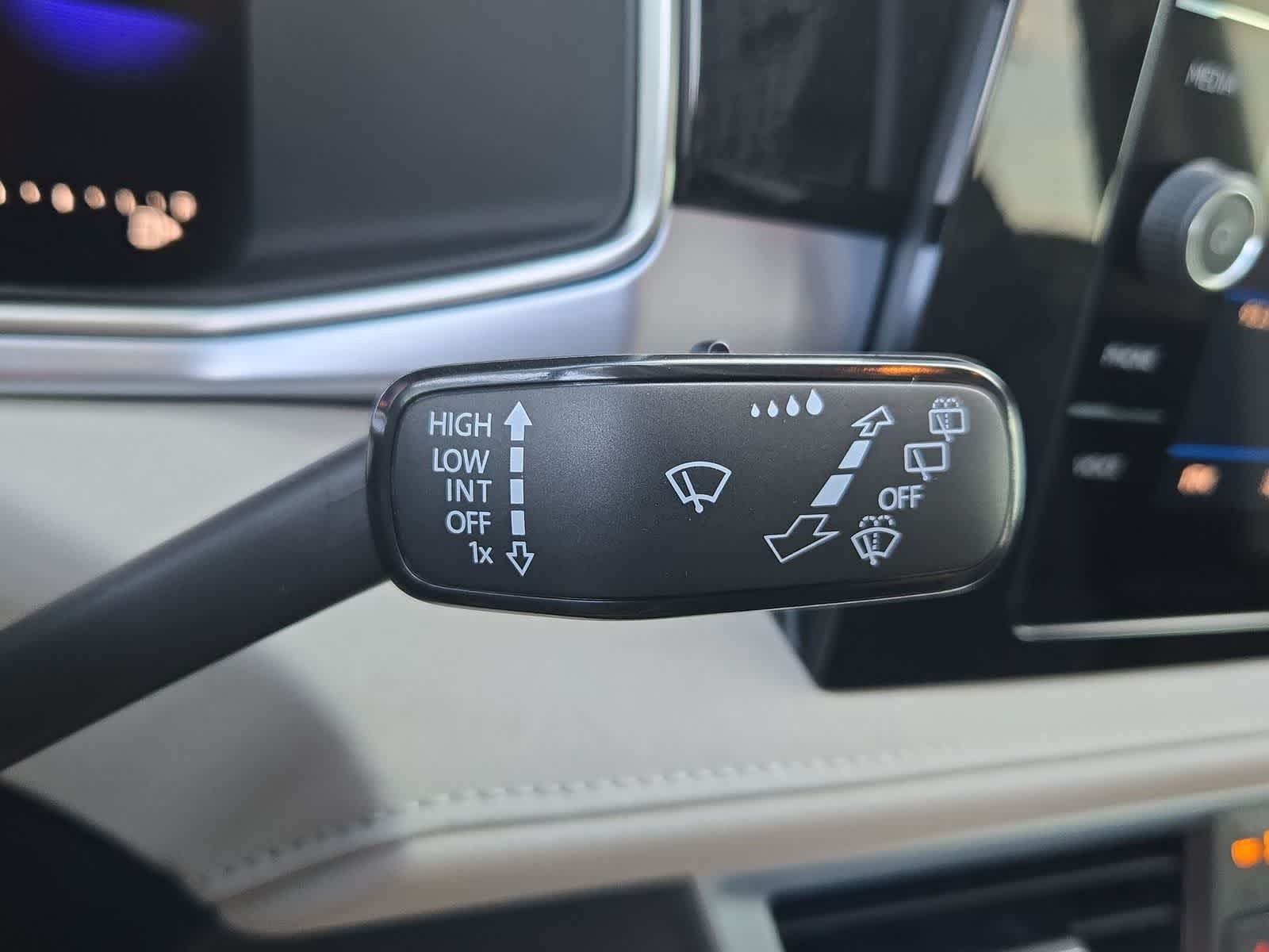 Thumbnail: 2025 Volkswagen Taos - 25