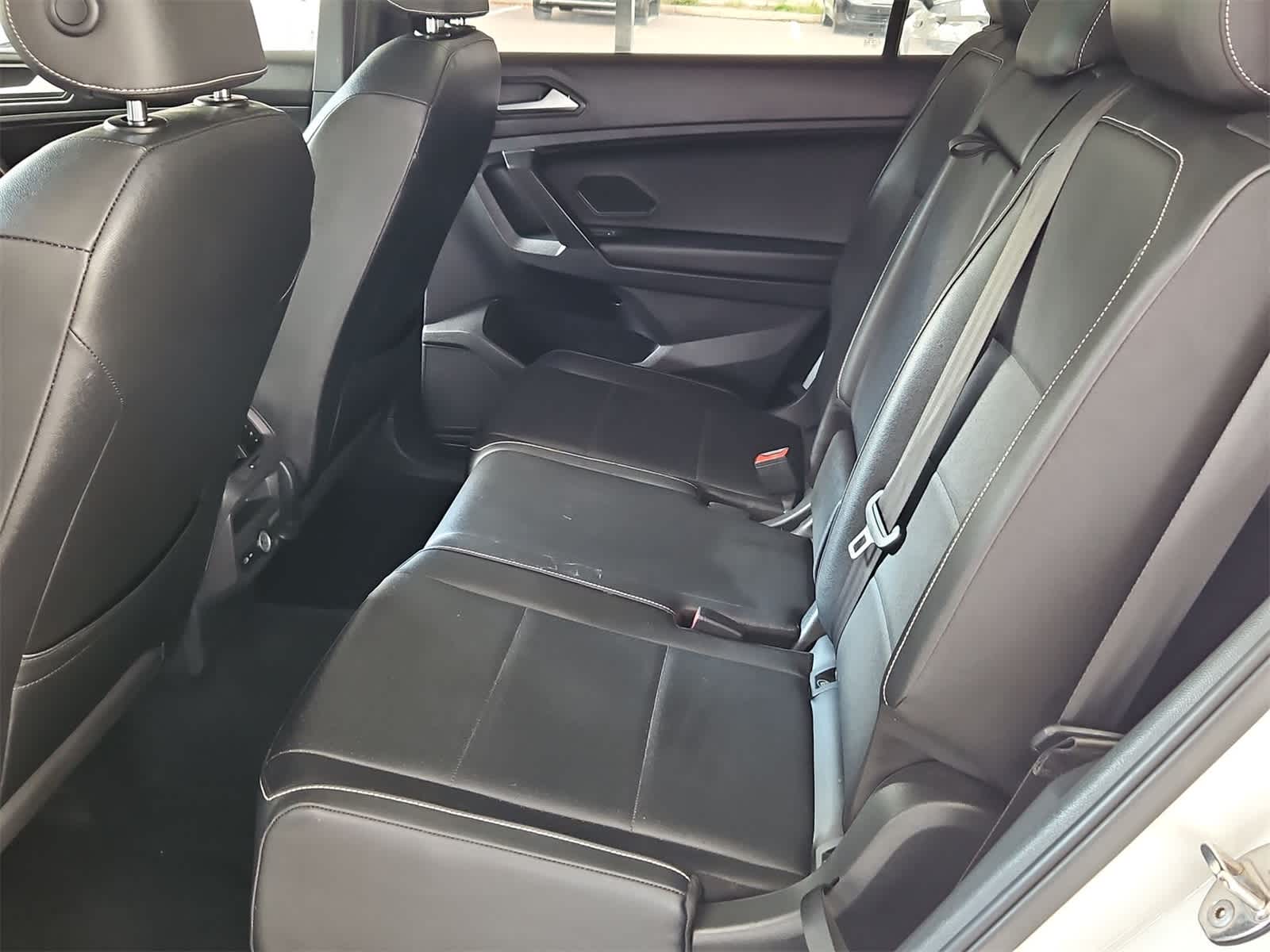 Thumbnail: 2021 Volkswagen Tiguan - 32