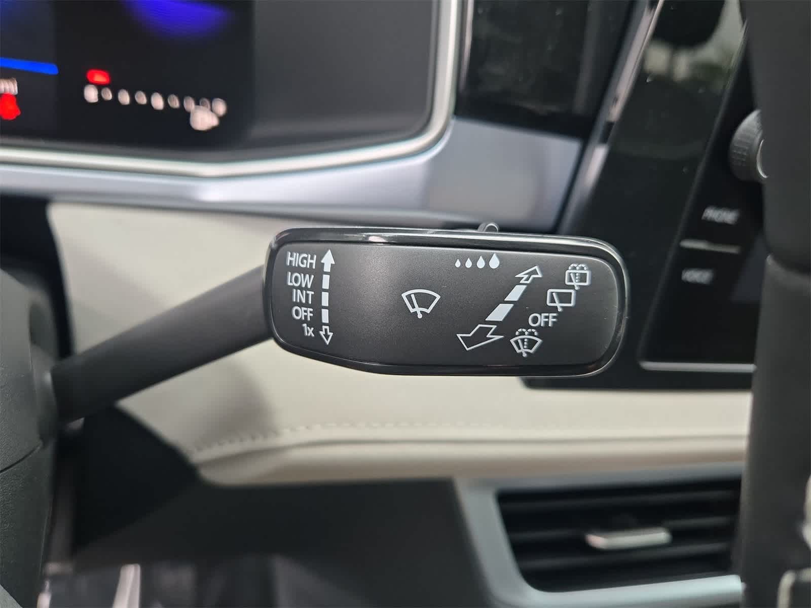 Thumbnail: 2025 Volkswagen Taos - 25