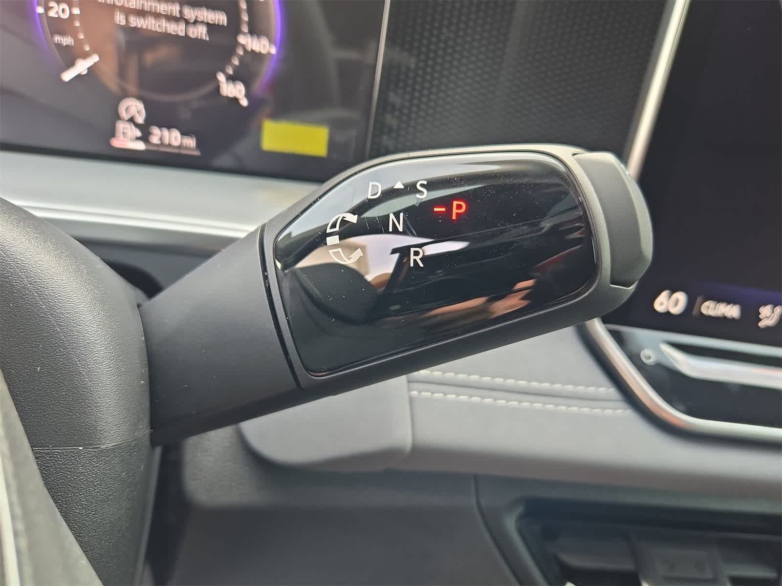 Thumbnail: 2025 Volkswagen Tiguan - 30