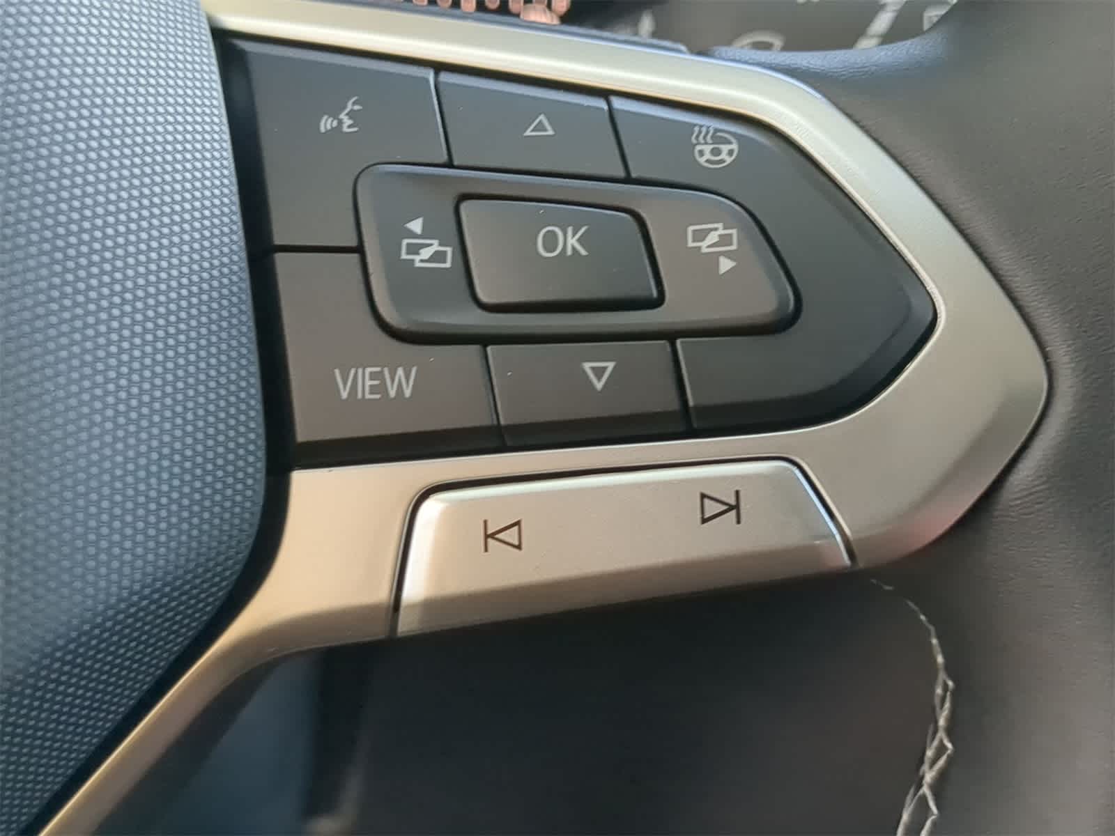 Thumbnail: 2025 Volkswagen Taos - 22