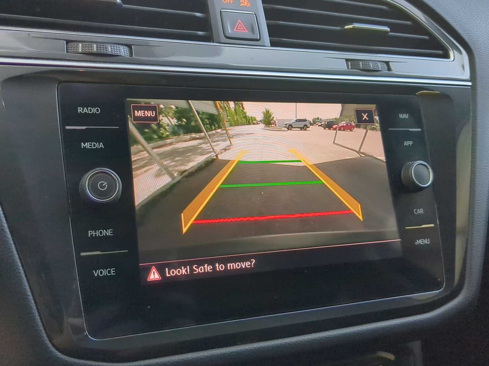 Thumbnail: 2018 Volkswagen Tiguan - 29