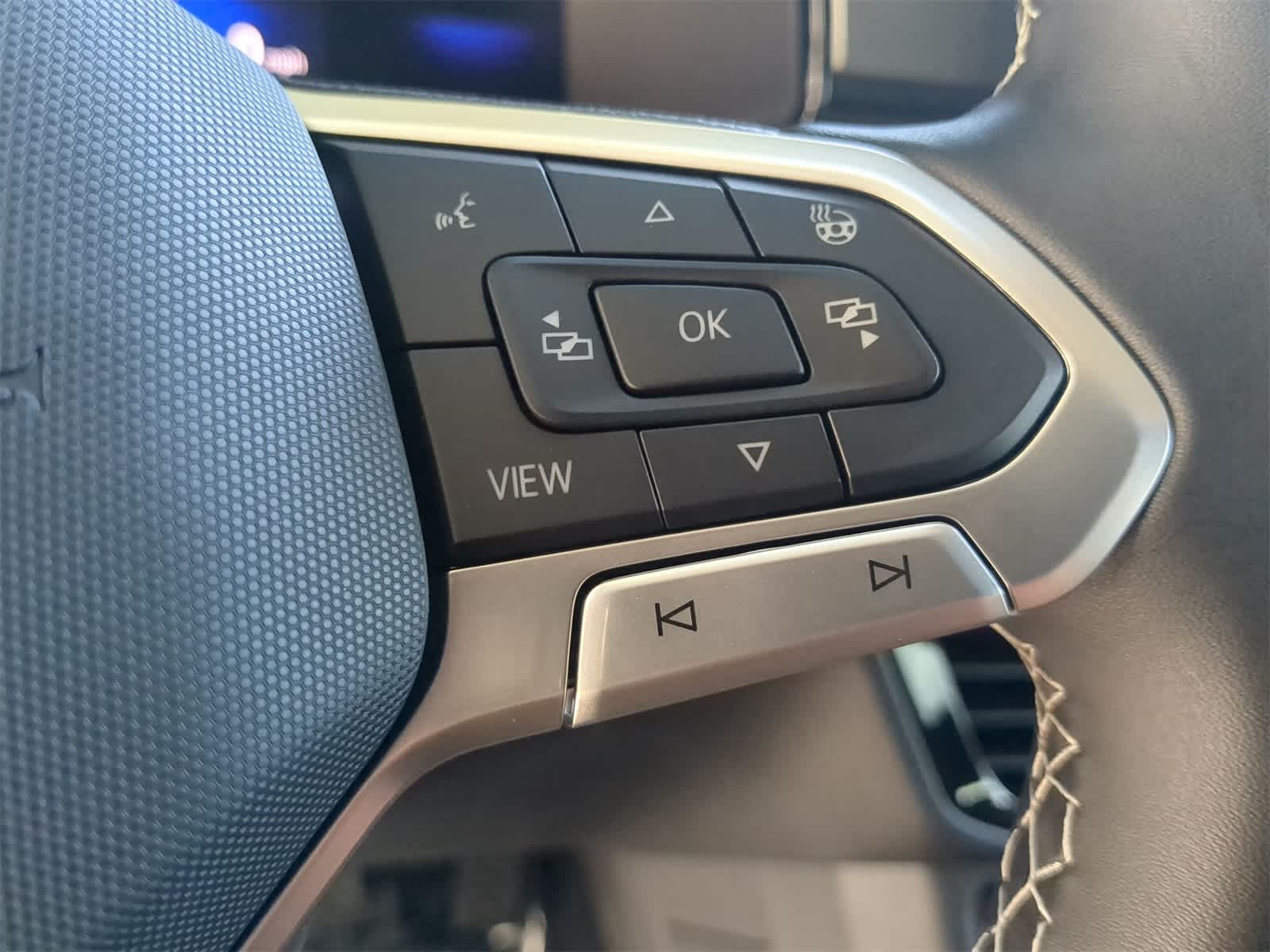 Thumbnail: 2025 Volkswagen Taos - 23