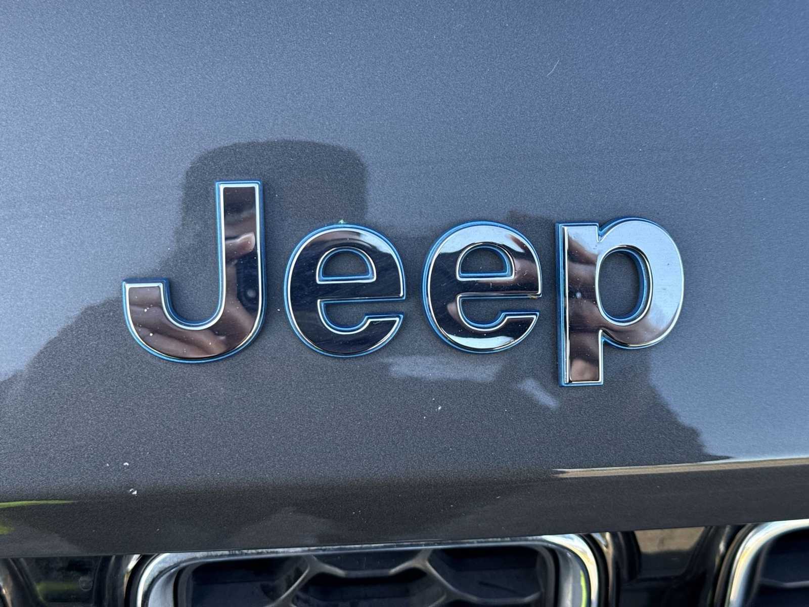 Thumbnail: 2022 Jeep Grand Cherokee - 14