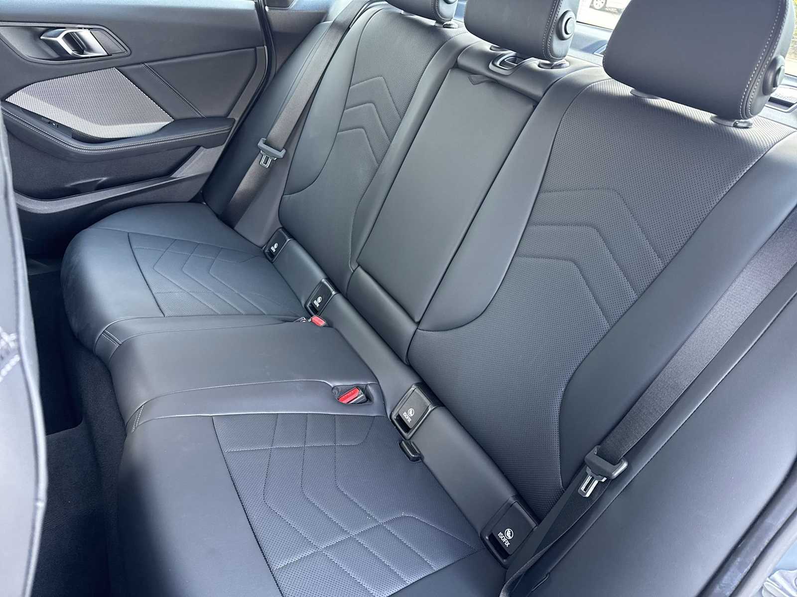 Thumbnail: 2025 BMW 2 Series - 18