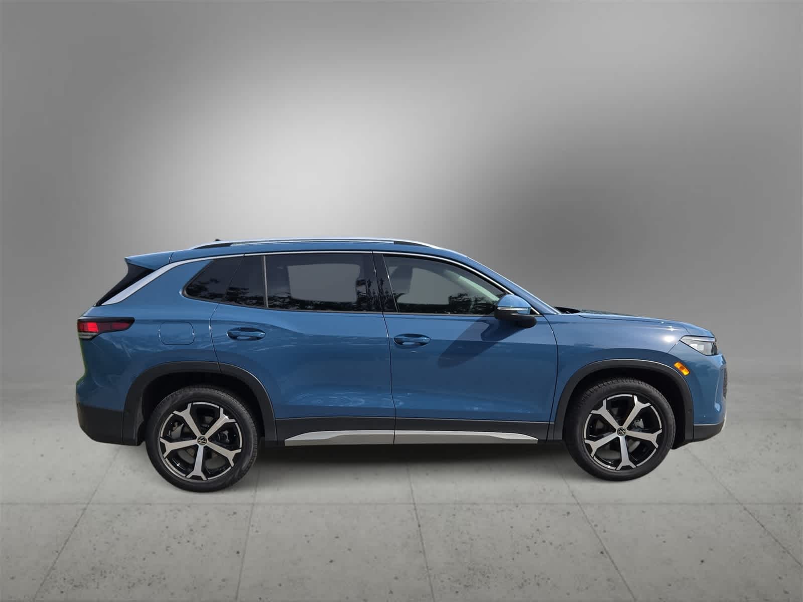 Thumbnail: 2025 Volkswagen Tiguan - 9