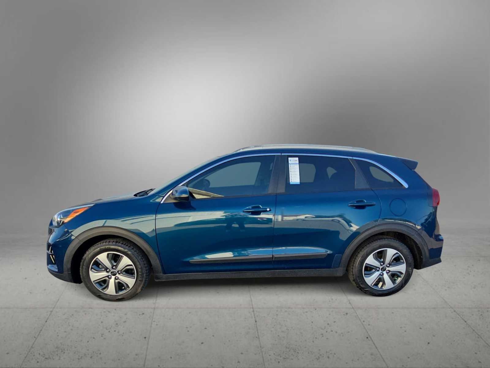 Thumbnail: 2021 Kia Niro - 5