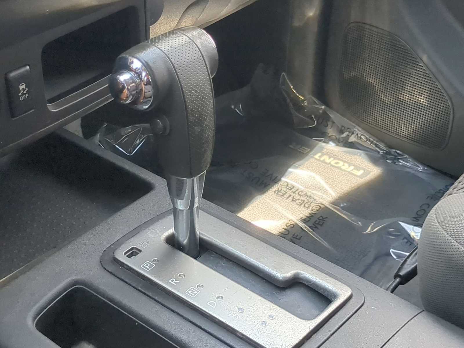 Thumbnail: 2012 Nissan Frontier - 24