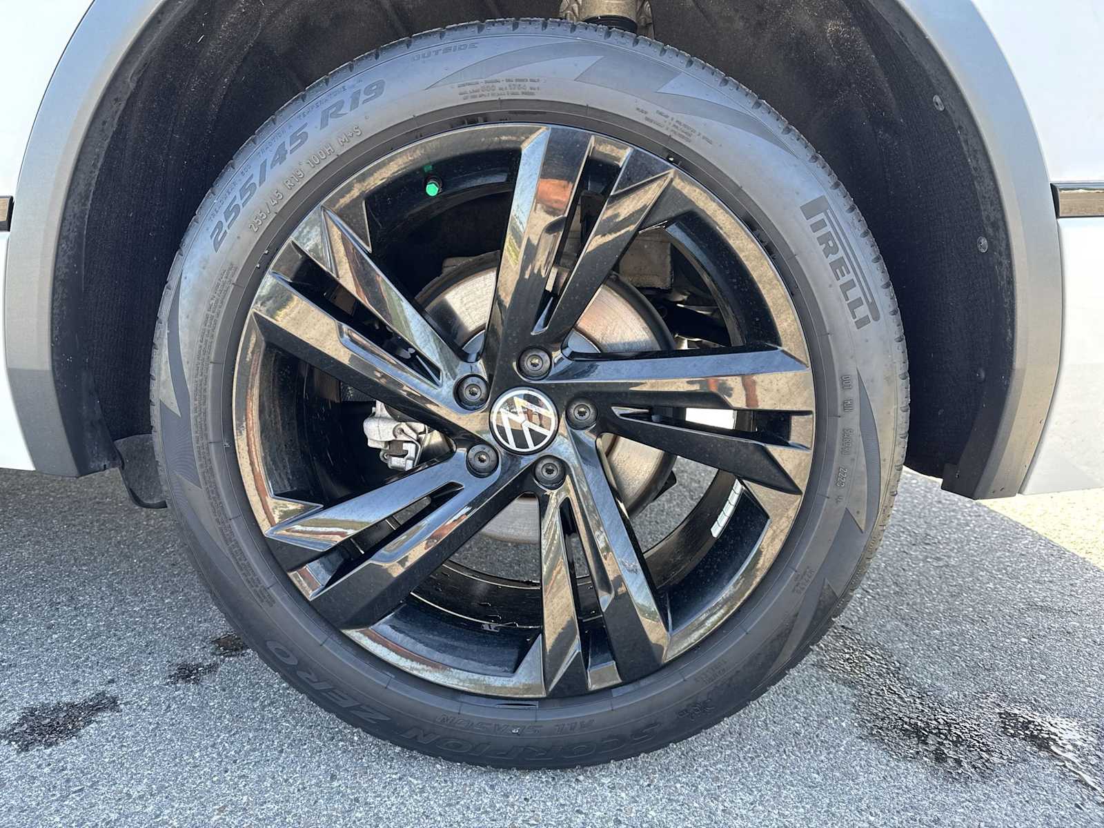 Thumbnail: 2023 Volkswagen Tiguan - 20