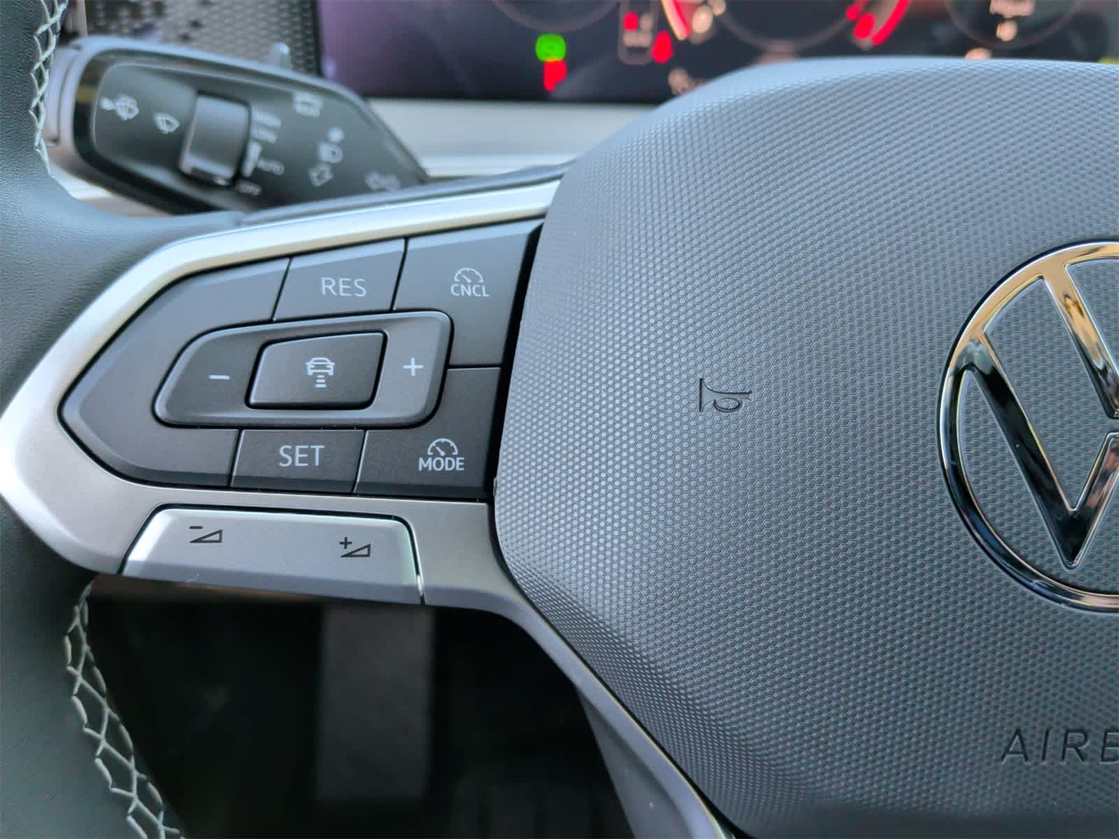 Thumbnail: 2026 Volkswagen Tiguan - 23