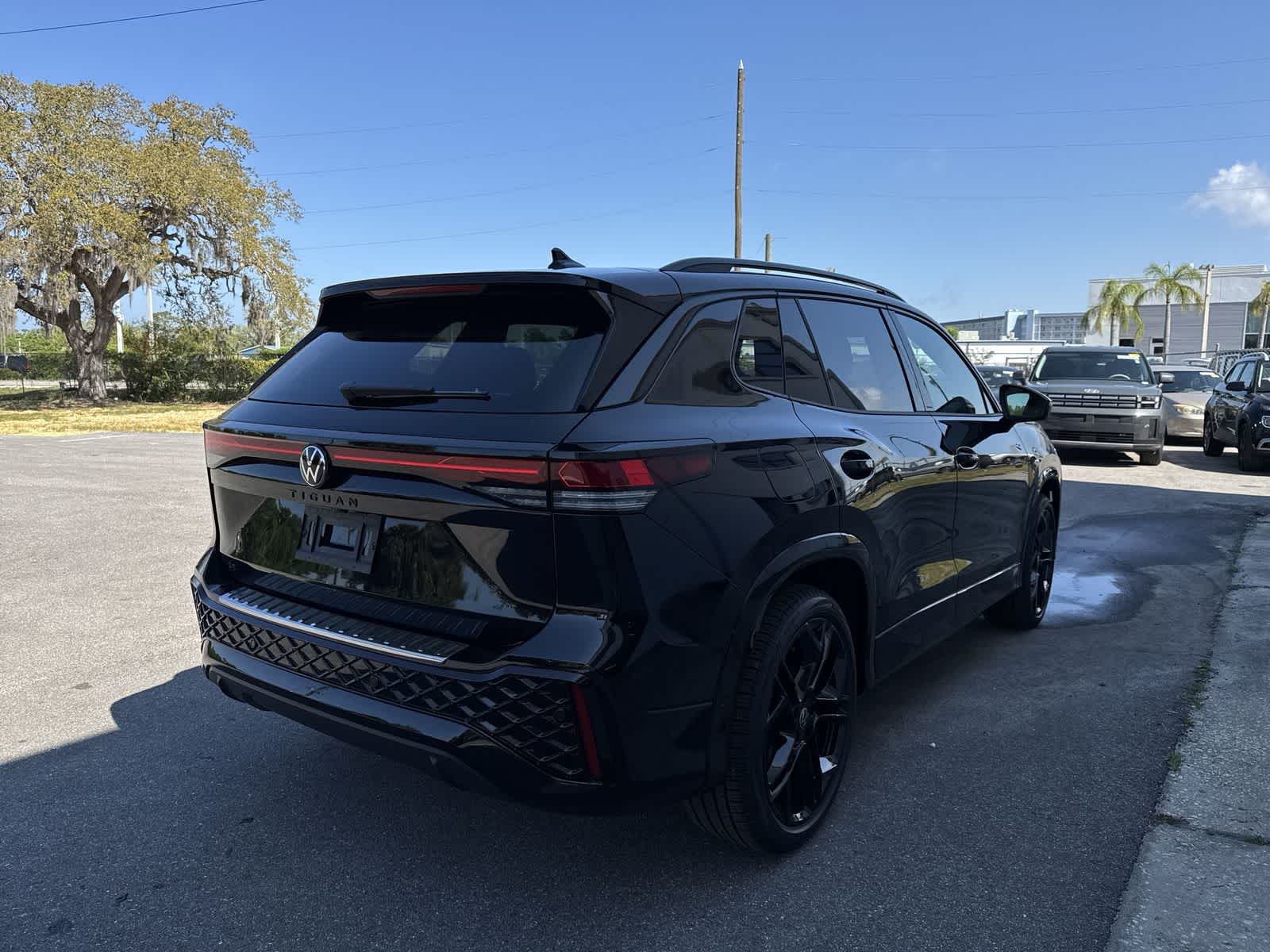 Thumbnail: 2026 Volkswagen Tiguan - 6