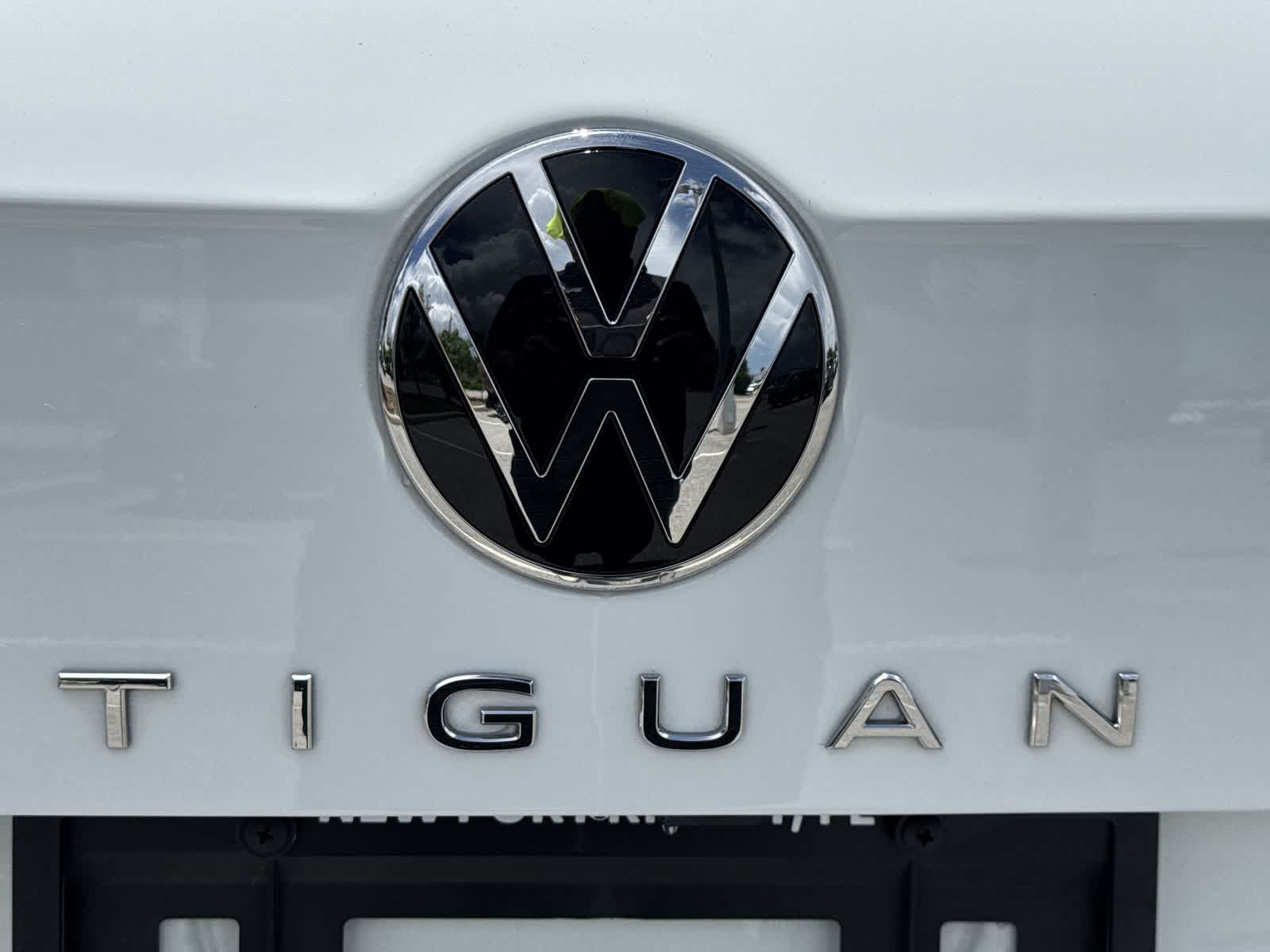 Thumbnail: 2024 Volkswagen Tiguan - 18