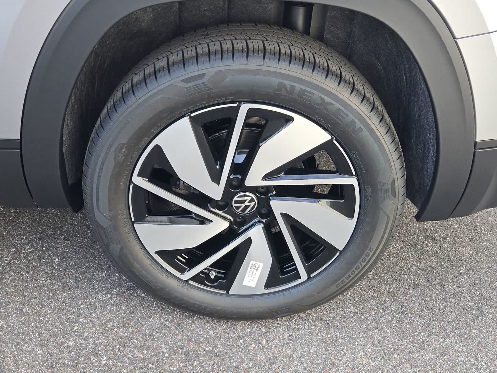 Thumbnail: 2026 Volkswagen Atlas - 14