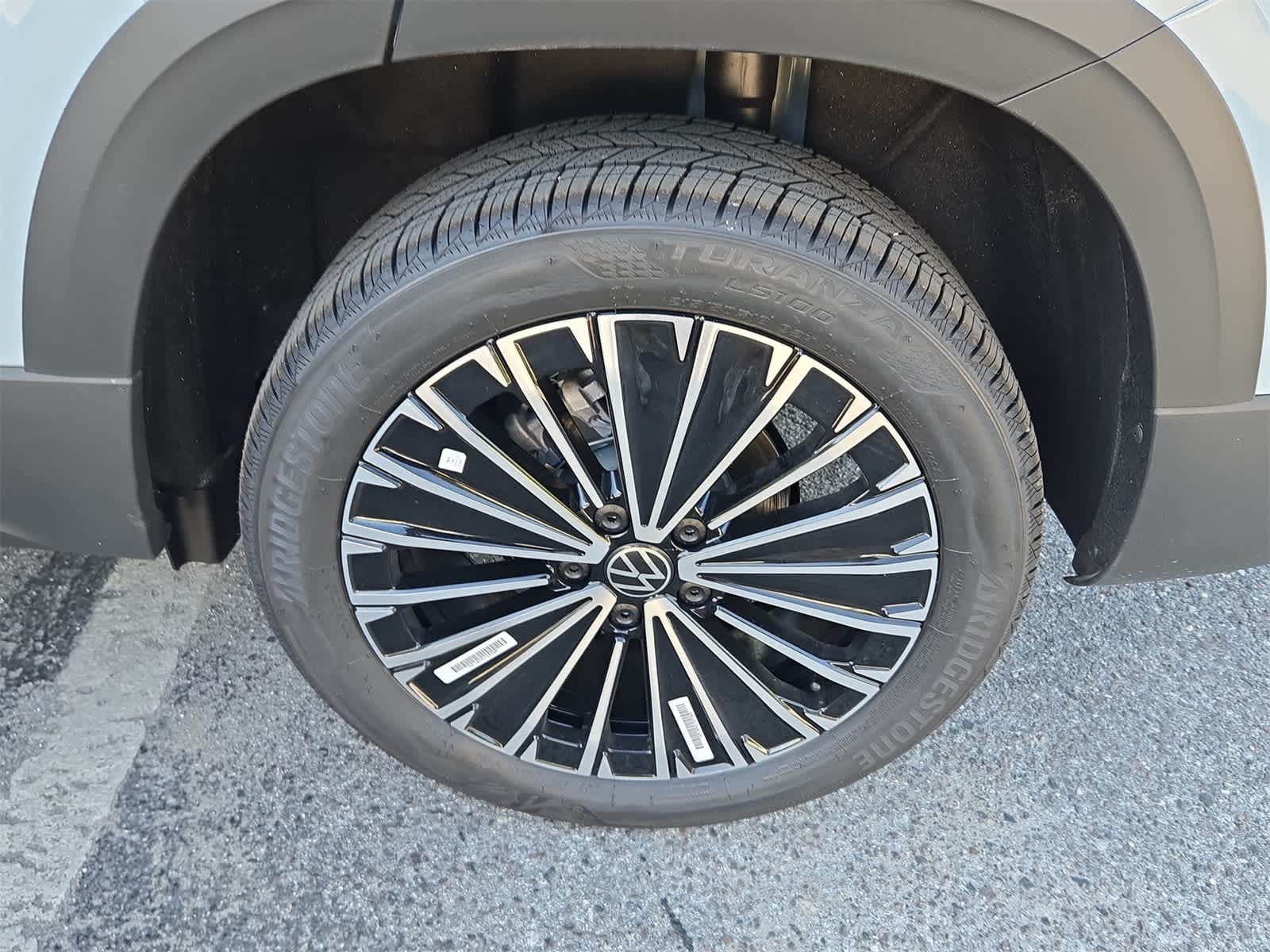 Thumbnail: 2025 Volkswagen Taos - 14