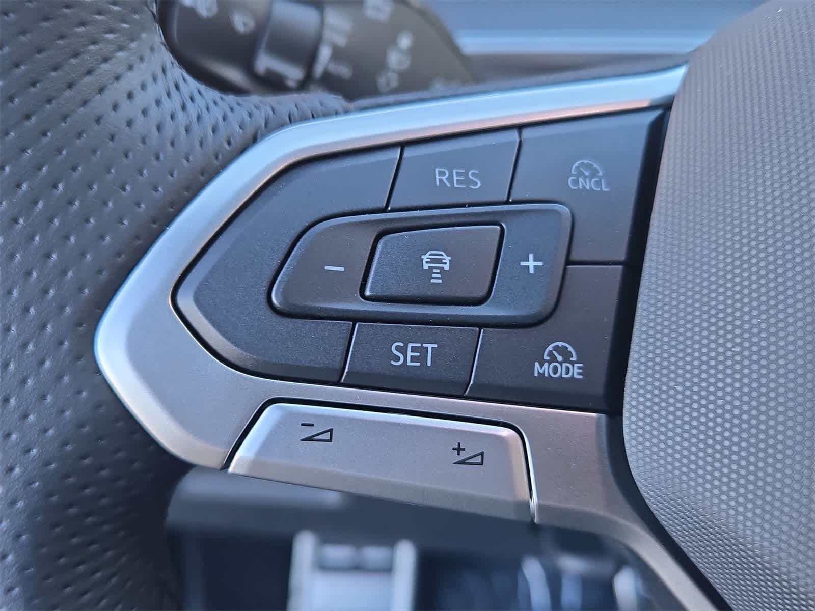 Thumbnail: 2026 Volkswagen Tiguan - 26