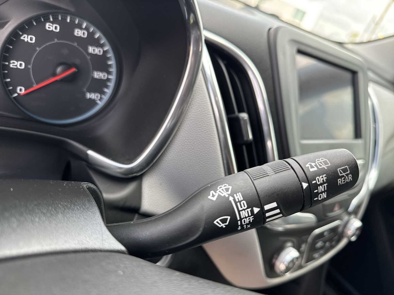 Thumbnail: 2020 Chevrolet Equinox - 25