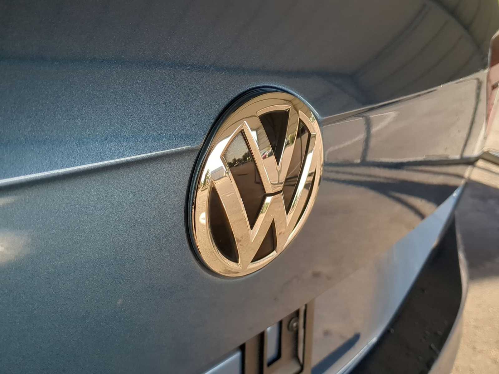 Thumbnail: 2018 Volkswagen Tiguan - 11