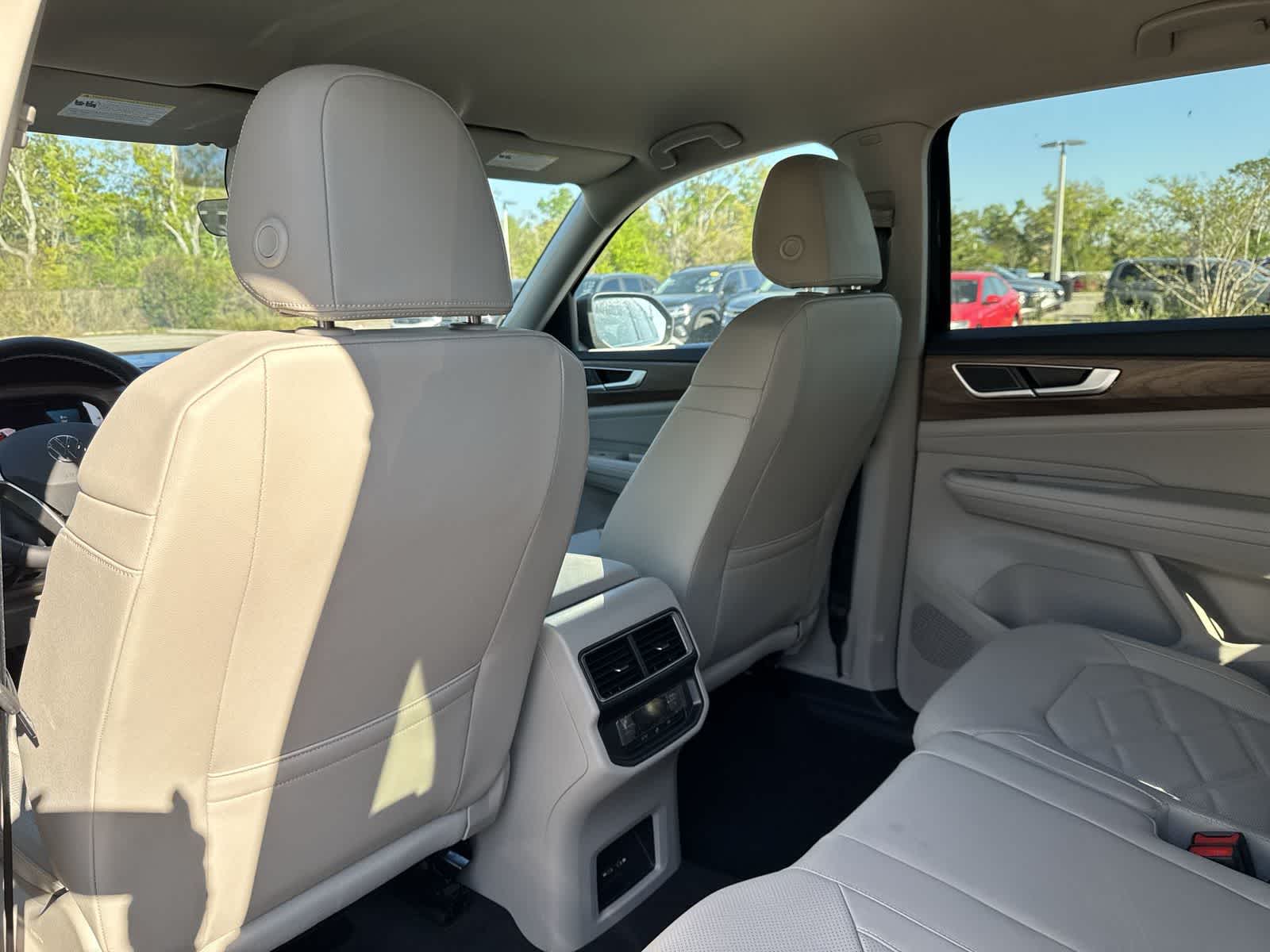 Thumbnail: 2026 Volkswagen Atlas - 17