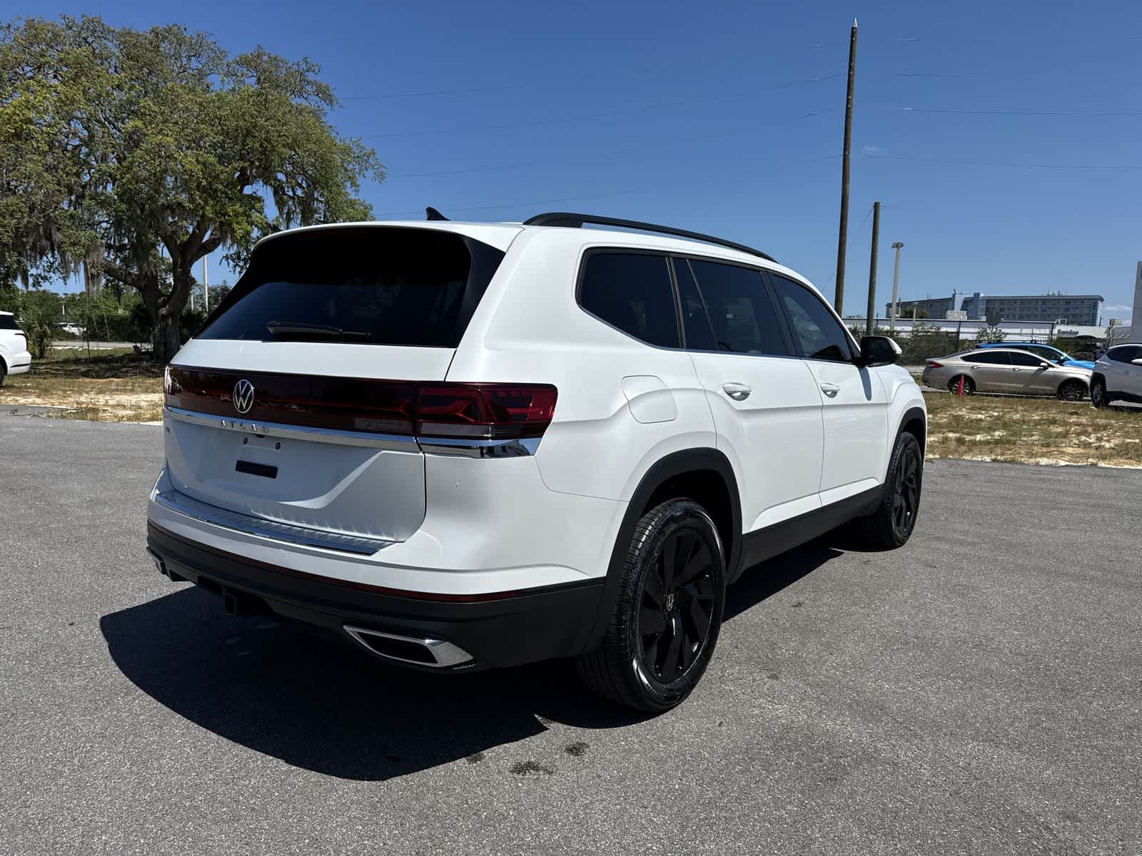 Thumbnail: 2026 Volkswagen Atlas - 14