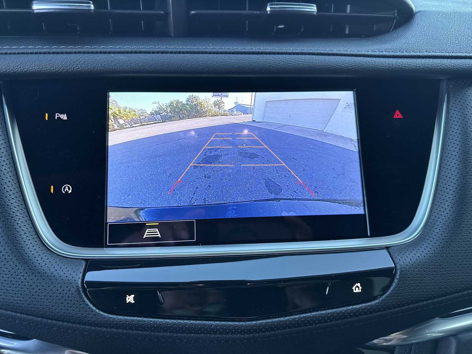 Thumbnail: 2023 Cadillac XT5 - 28