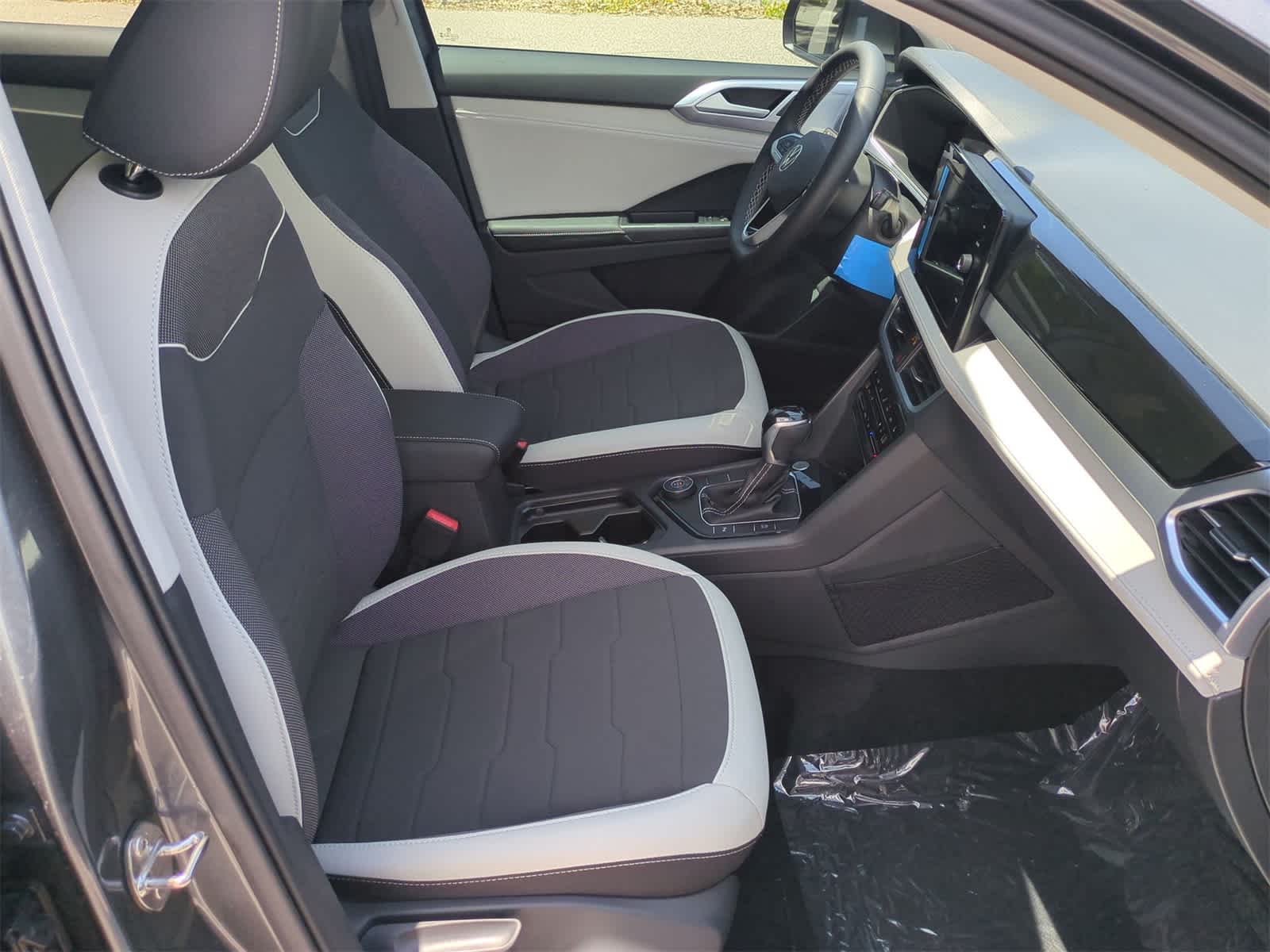 Thumbnail: 2025 Volkswagen Taos - 24