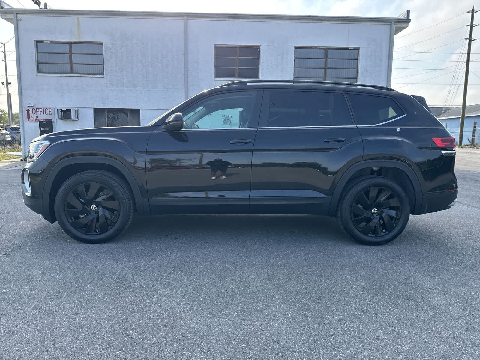 Thumbnail: 2026 Volkswagen Atlas - 3
