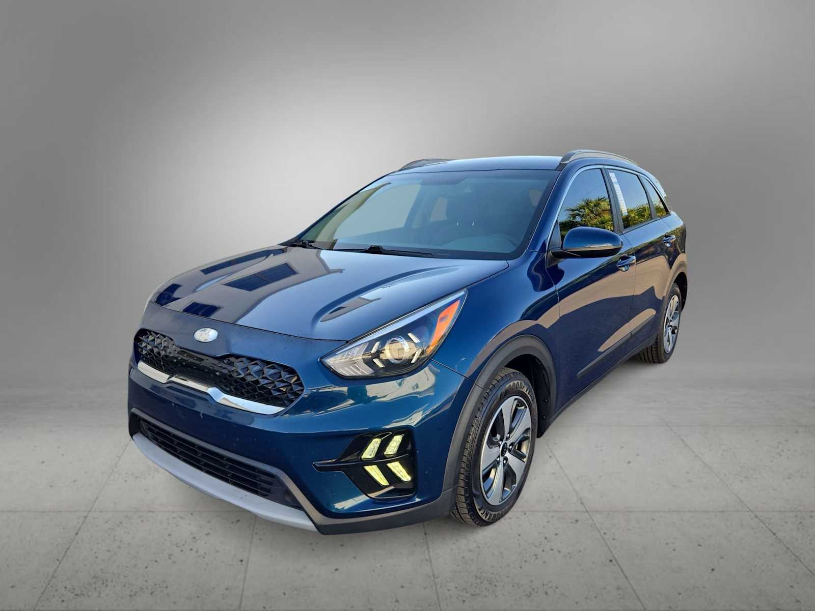 Thumbnail: 2021 Kia Niro - 4