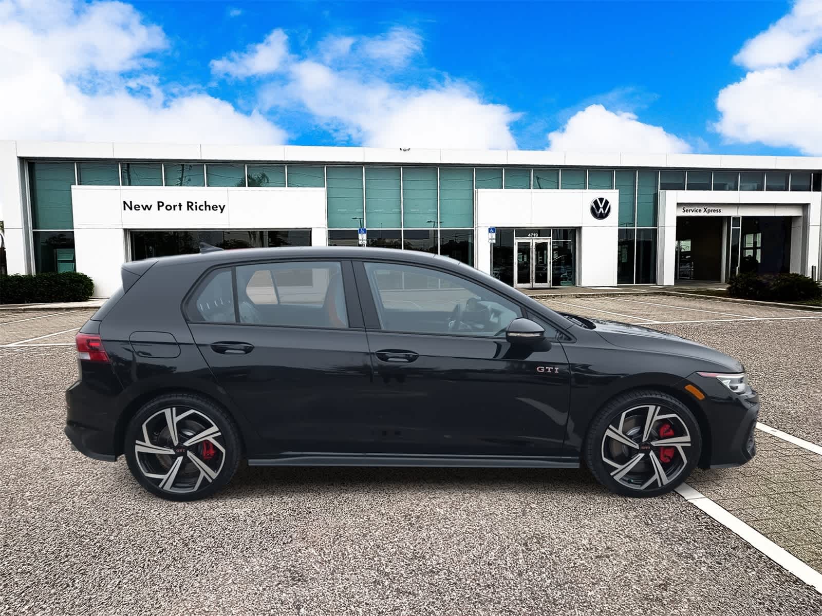 Thumbnail: 2026 Volkswagen Golf - 9