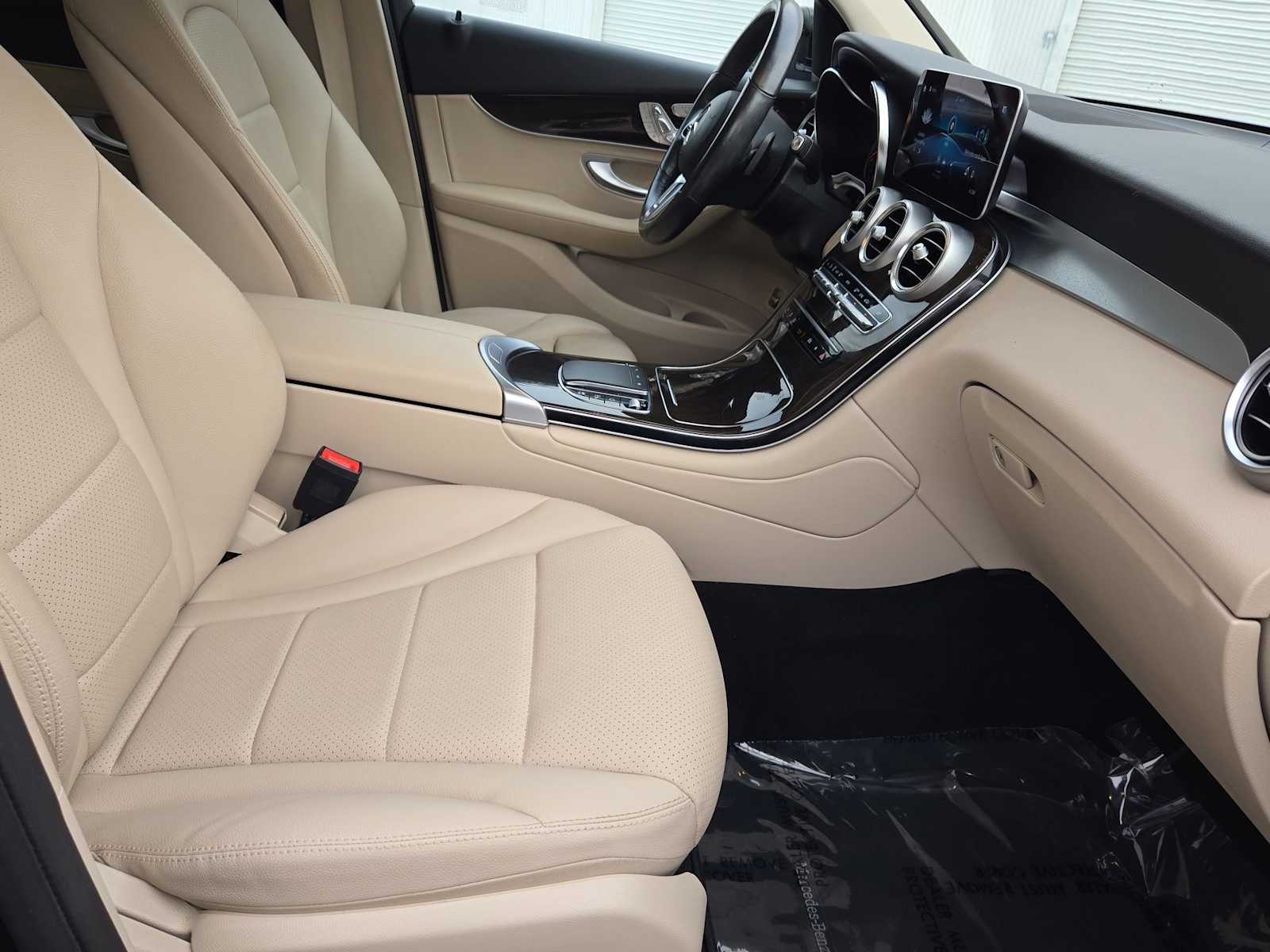 Thumbnail: 2022 Mercedes-Benz GLC - 20