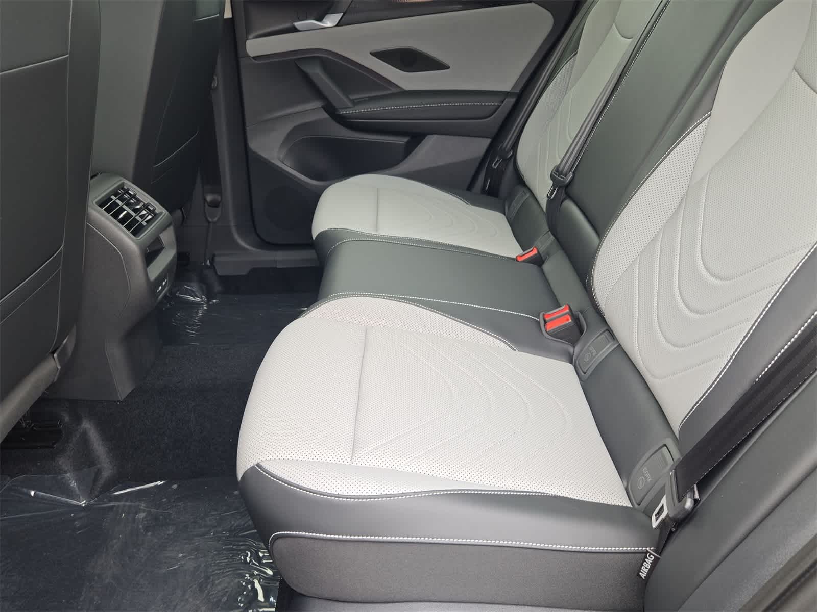 Thumbnail: 2025 Volkswagen Tiguan - 21