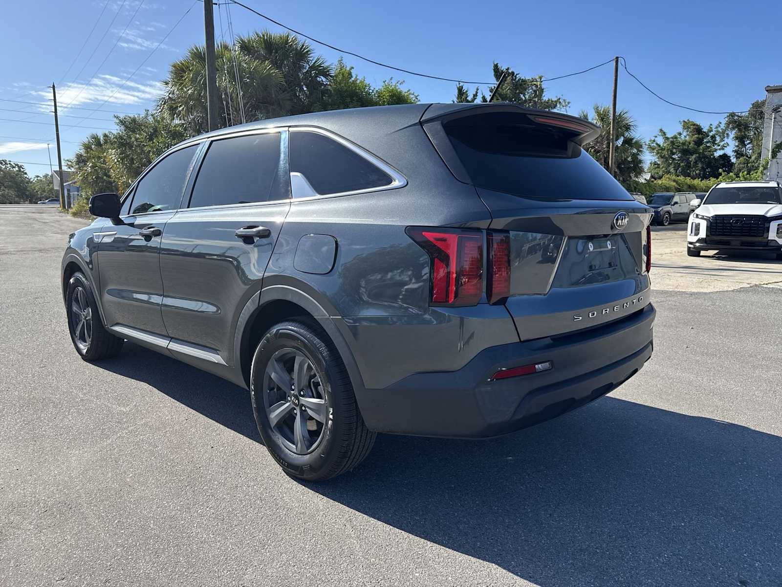 Thumbnail: 2021 Kia Sorento - 4