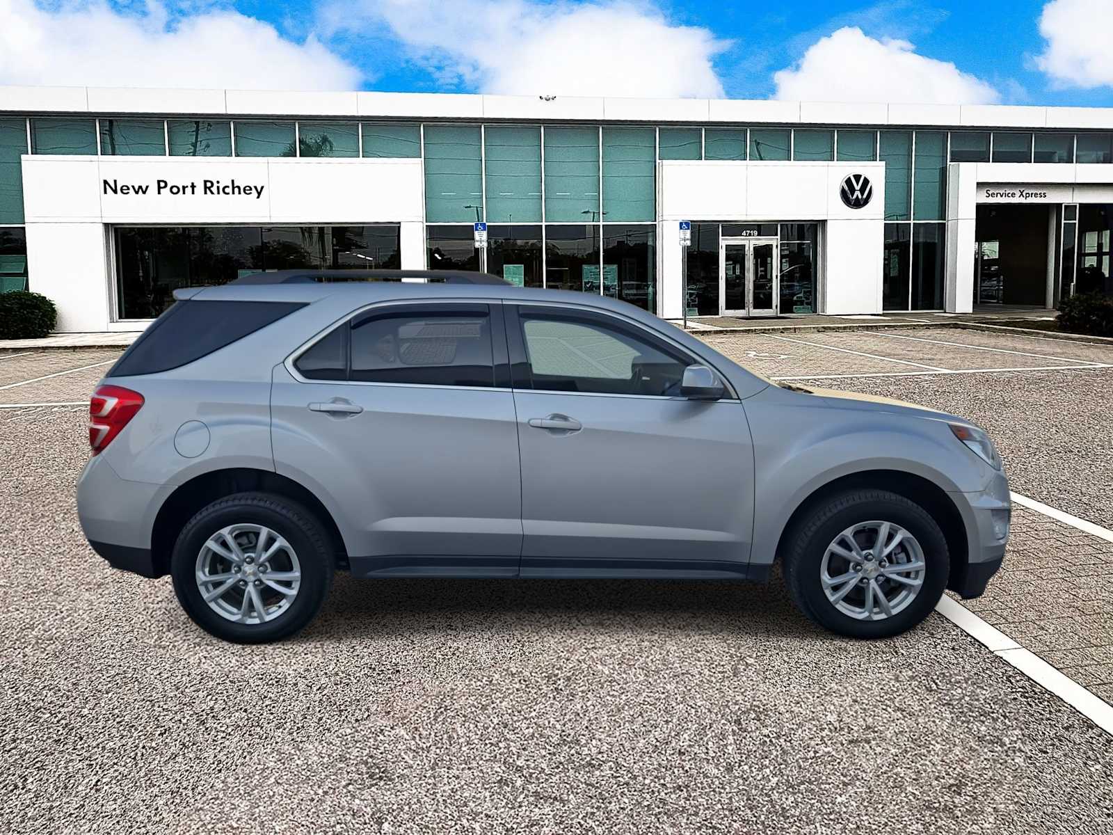 Thumbnail: 2016 Chevrolet Equinox - 9