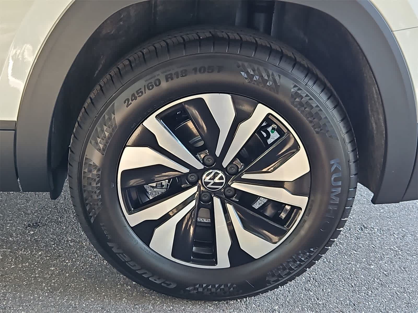 Thumbnail: 2026 Volkswagen Atlas - 14