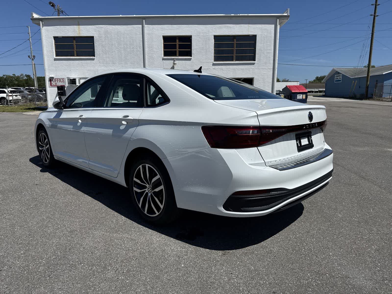 Thumbnail: 2026 Volkswagen Jetta - 4