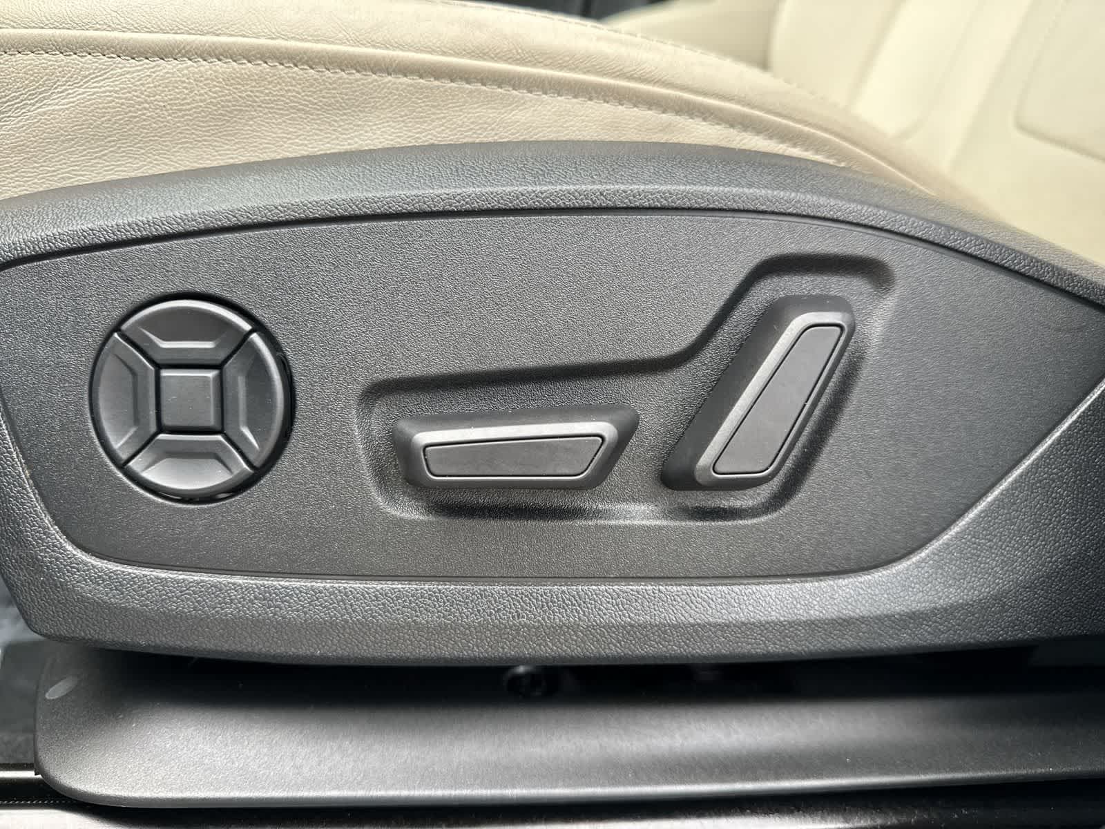 Thumbnail: 2020 Audi Q3 - 15