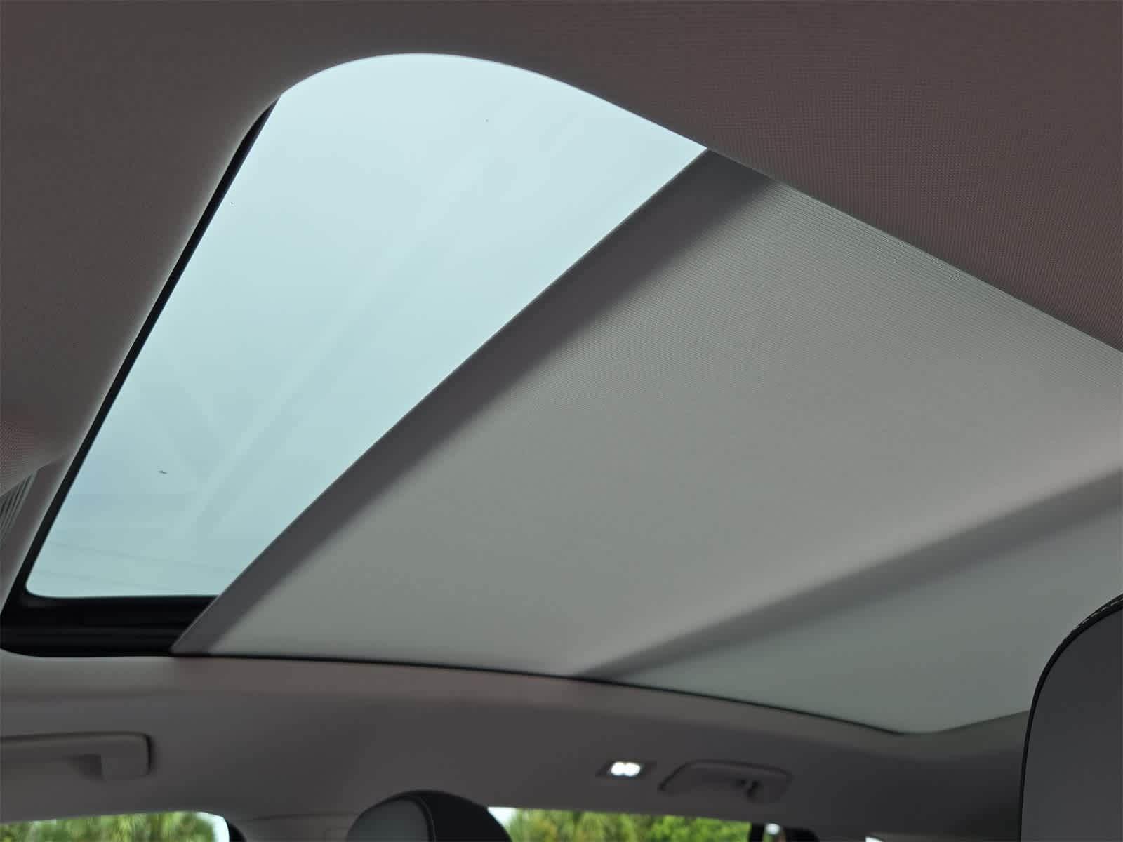 Thumbnail: 2025 Volkswagen Tiguan - 20