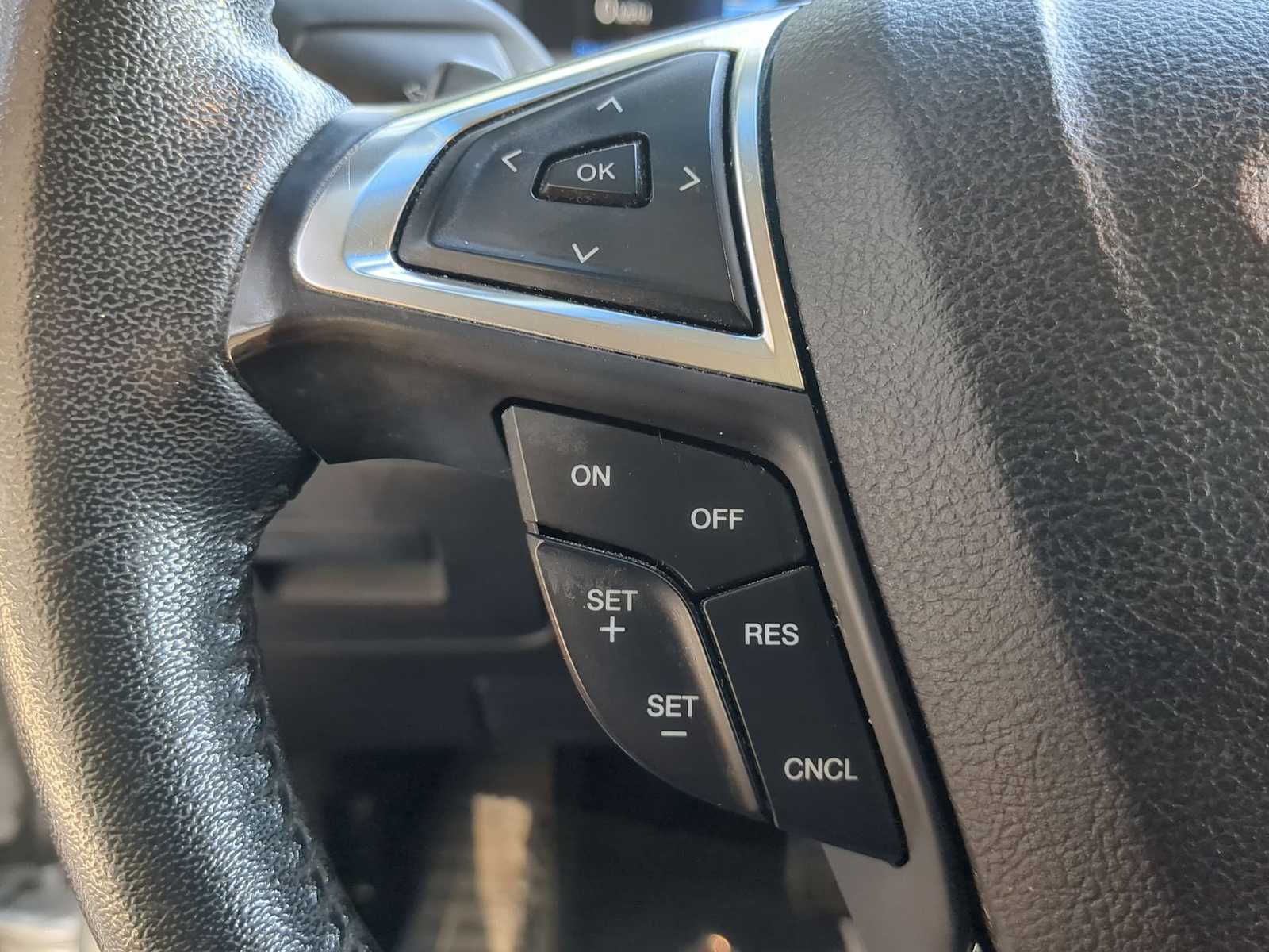Thumbnail: 2017 Ford Edge - 25