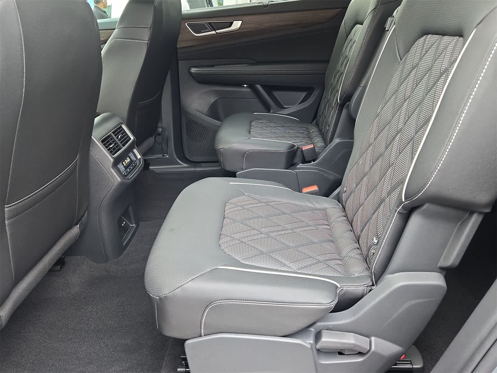 Thumbnail: 2026 Volkswagen Atlas - 21