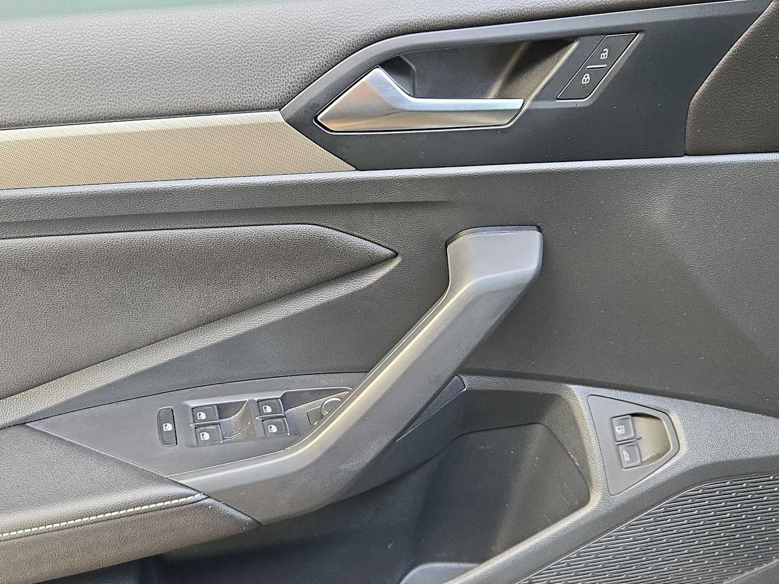 Thumbnail: 2024 Volkswagen Jetta - 37
