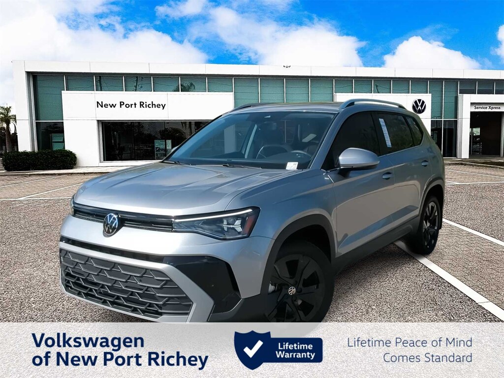 New 2025 Volkswagen Taos 1.5T SE SUV
