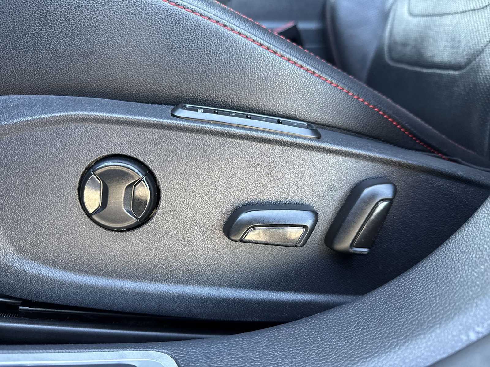 Thumbnail: 2019 Volkswagen Jetta - 16