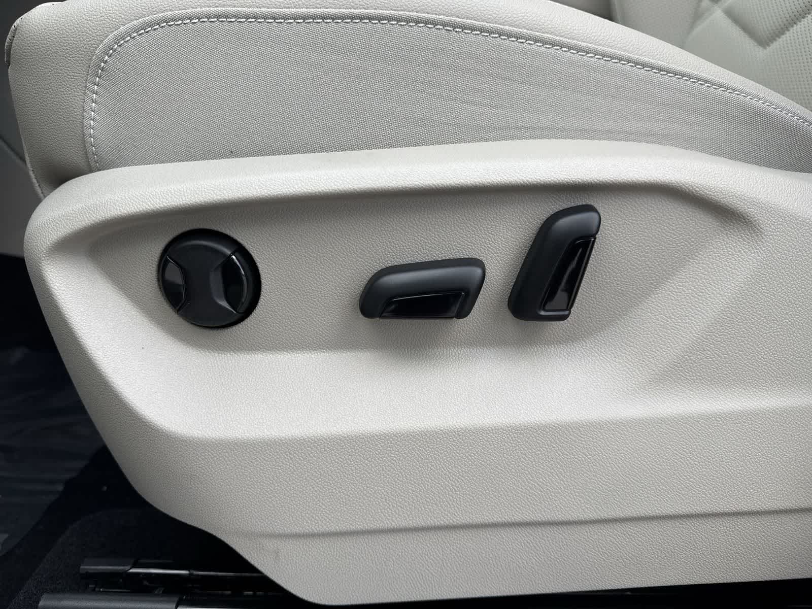 Thumbnail: 2026 Volkswagen Atlas - 16