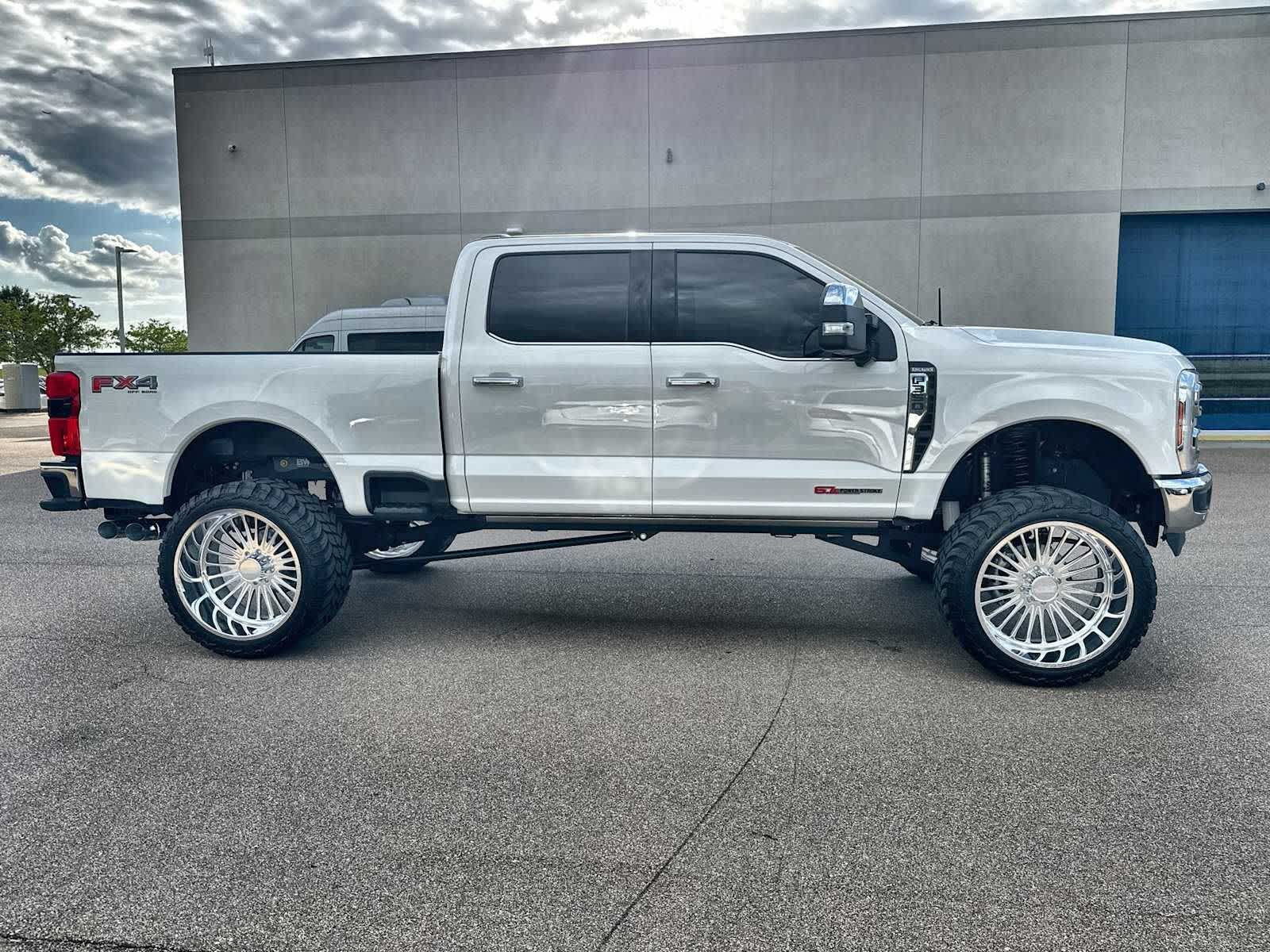 Thumbnail: 2025 Ford F-350 - 9