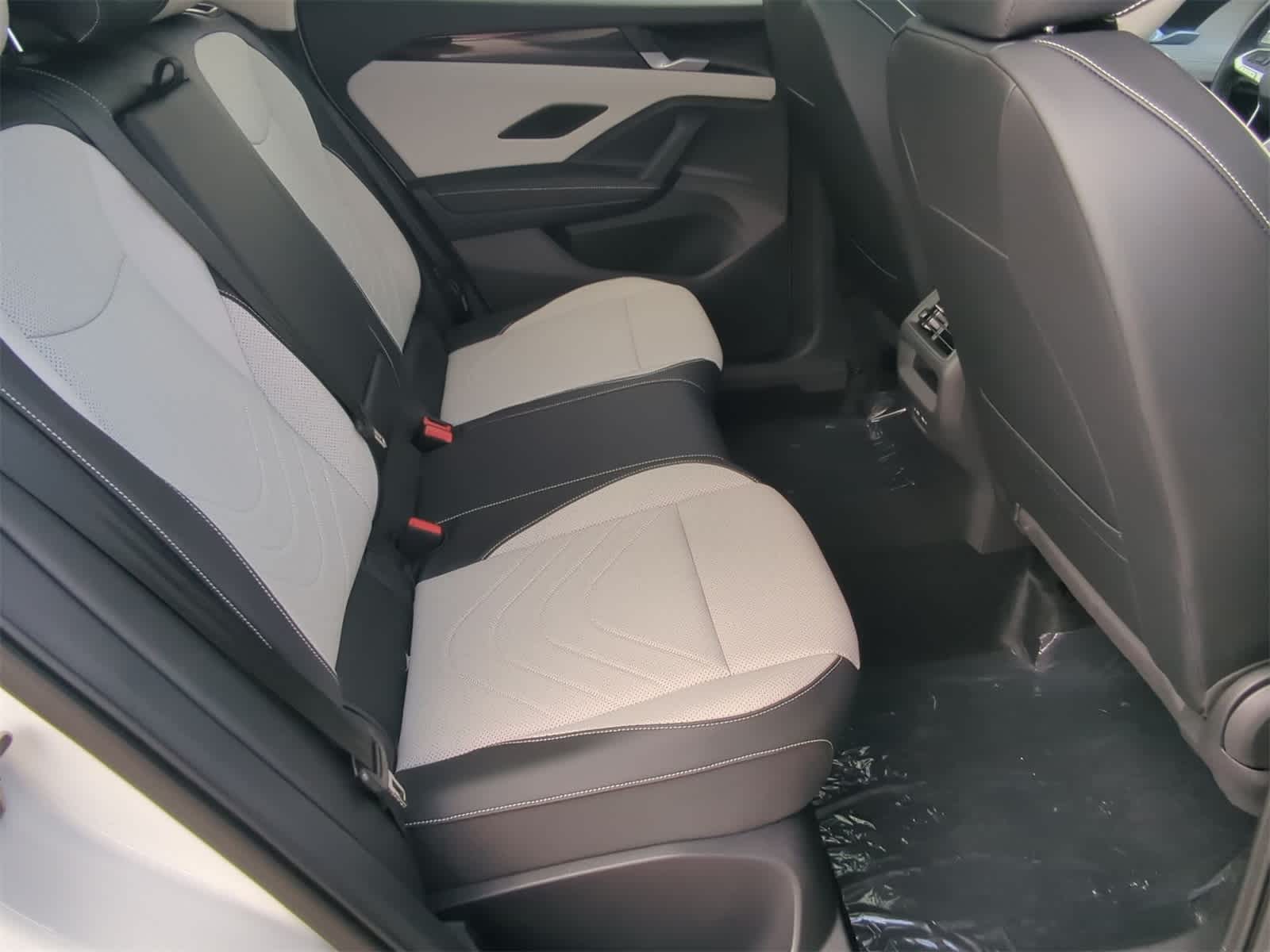 Thumbnail: 2025 Volkswagen Tiguan - 22